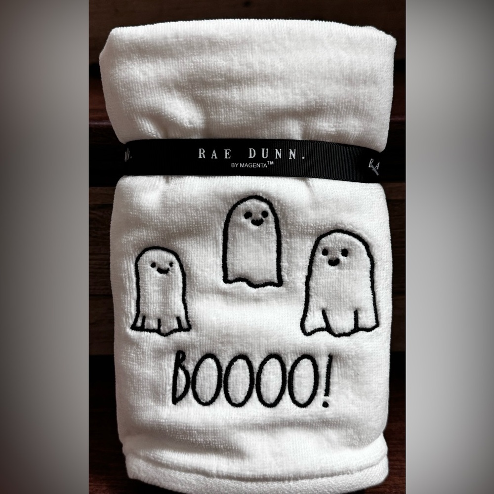 Rae Dunn Cute Ghost 👻 BOOOO! Set of 2 Hand Towels - NEW